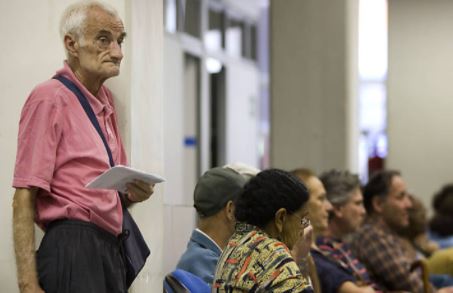Atraso na reforma pode custar parte do PIB em 10 anos, dizem analistas